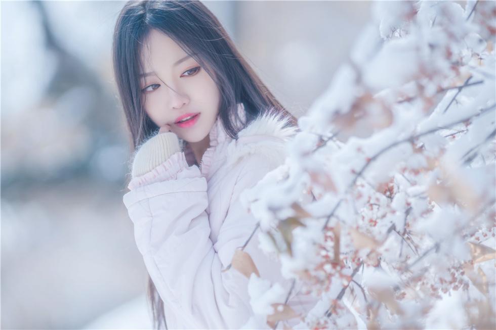 冬日里令你动容的精灵少女